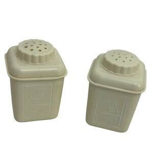MCM White , Square Plastic, Salt/Pepper Shakers, US